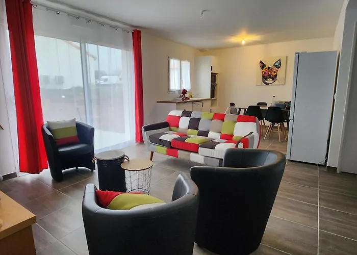 Parenthese Proche Du Futuroscope