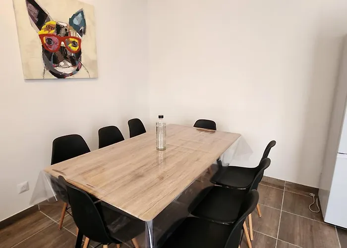 Parenthese Proche Du Futuroscope