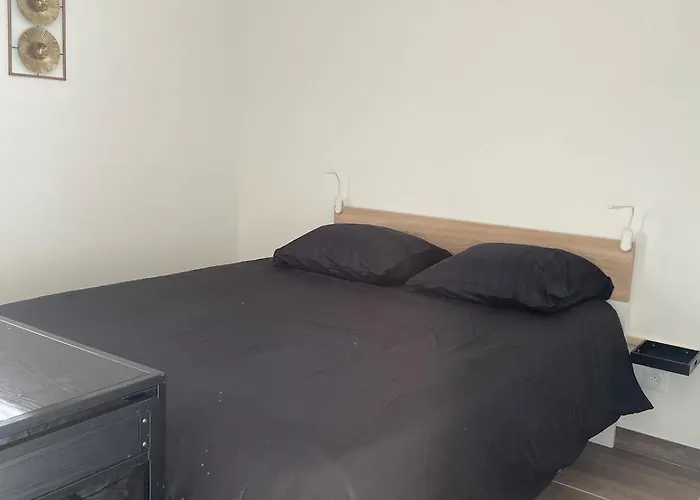 Parenthese Proche Du Futuroscope *